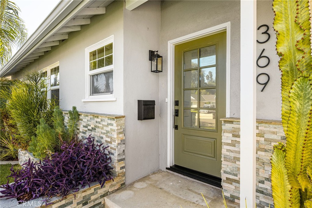 369 S Poinsettia Property Photo 6