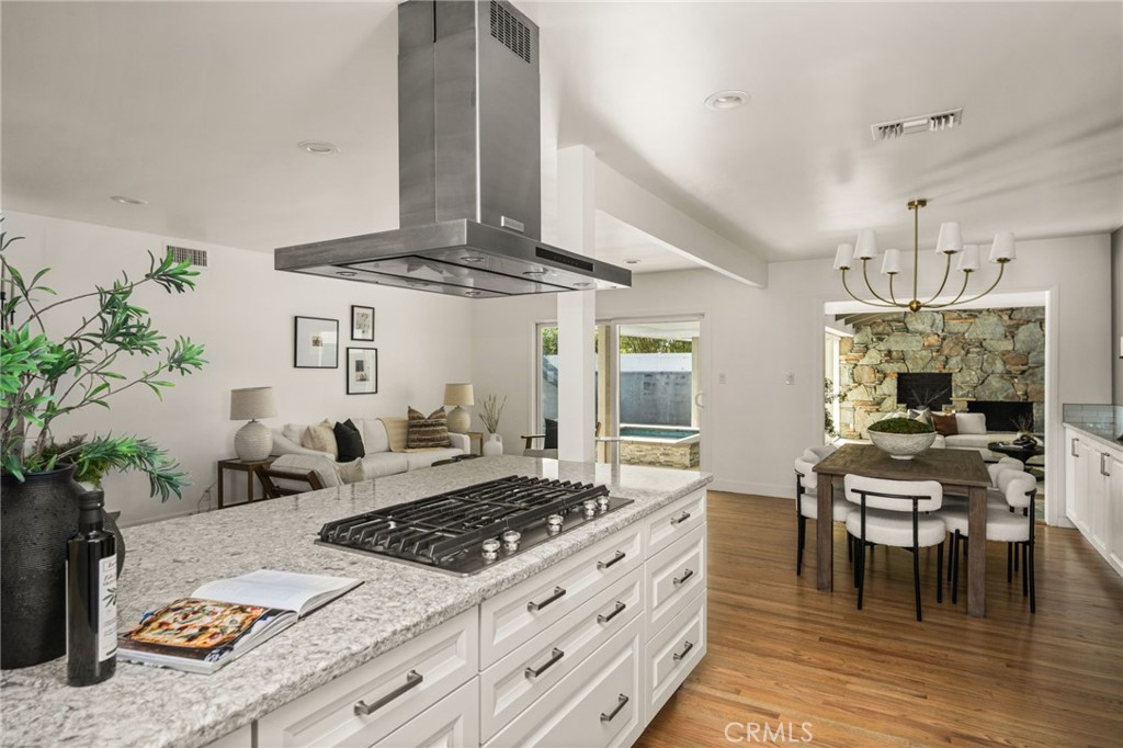 369 S Poinsettia Property Photo 10