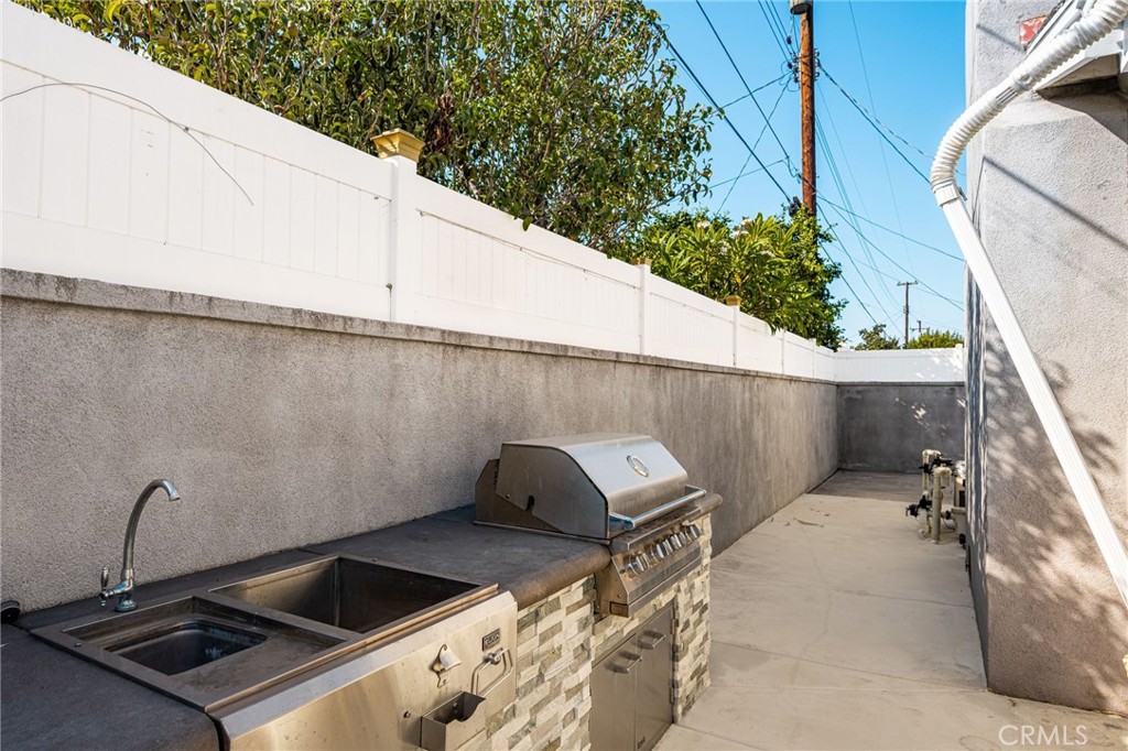 369 S Poinsettia Property Photo 39