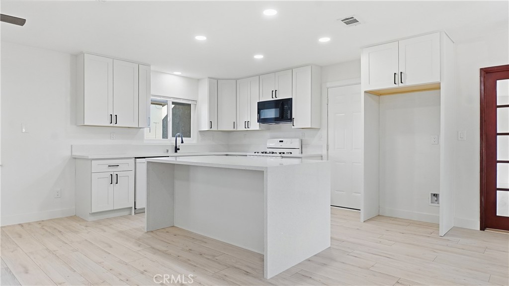 18215 Carob Property Photo 4