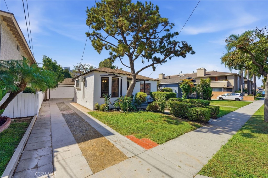 9556 Mayne Property Photo 1