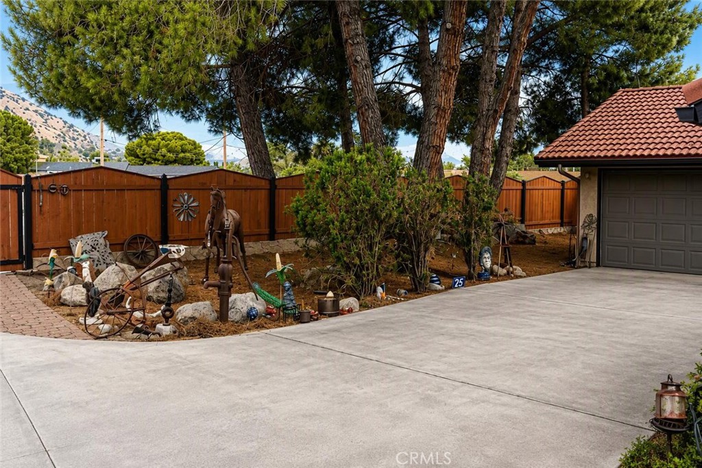 3811 Wagon Wheel Drive Property Photo 2
