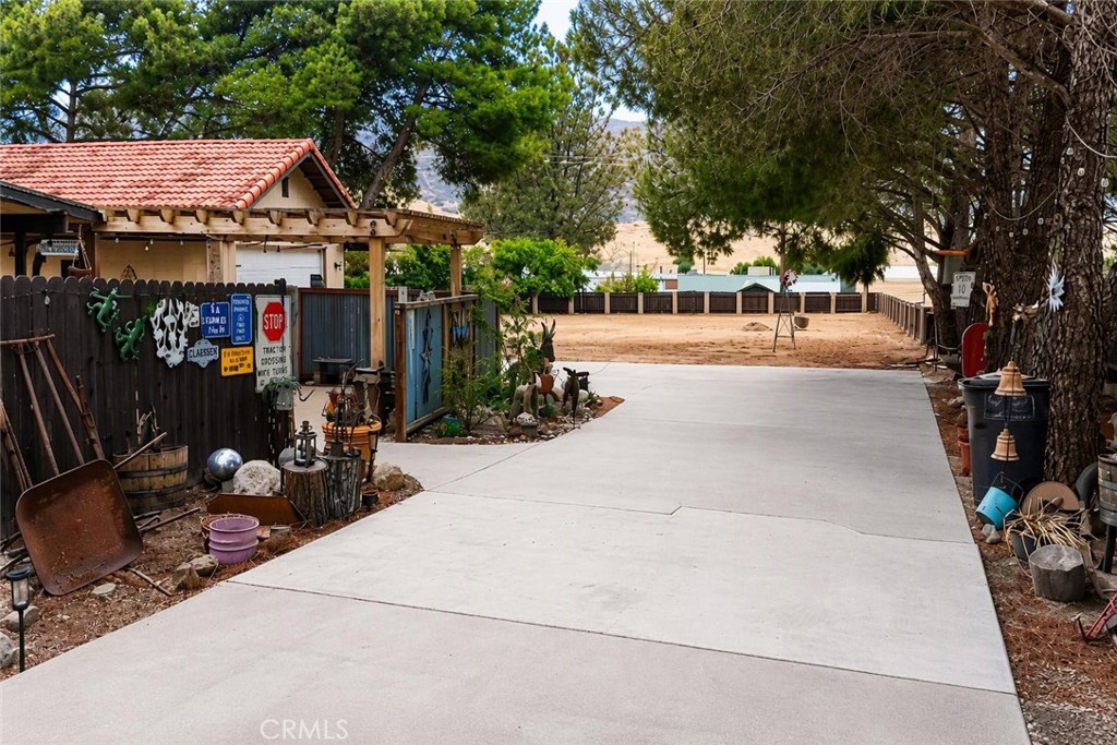 3811 Wagon Wheel Drive Property Photo 23