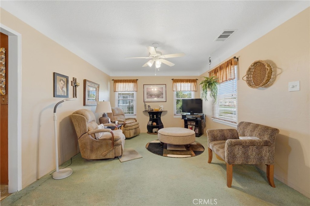 9606 Maplewood Property Photo 6