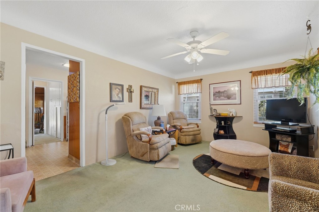 9606 Maplewood Property Photo 7
