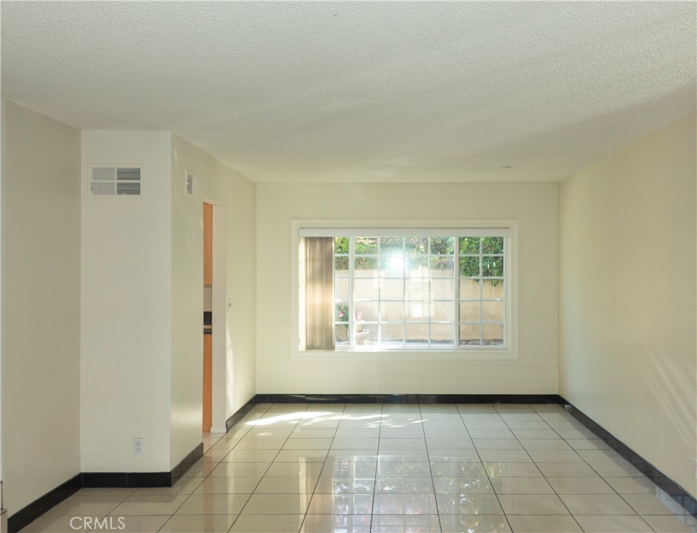 18710 Christina Property Photo 4