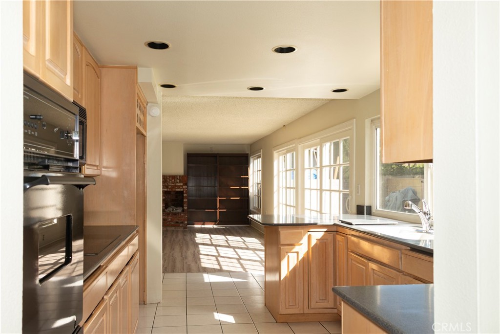 18710 Christina Property Photo 8