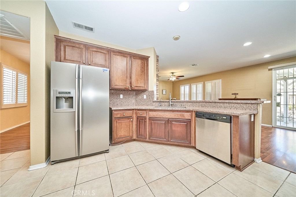 1043 Hawthorne Property Photo 12