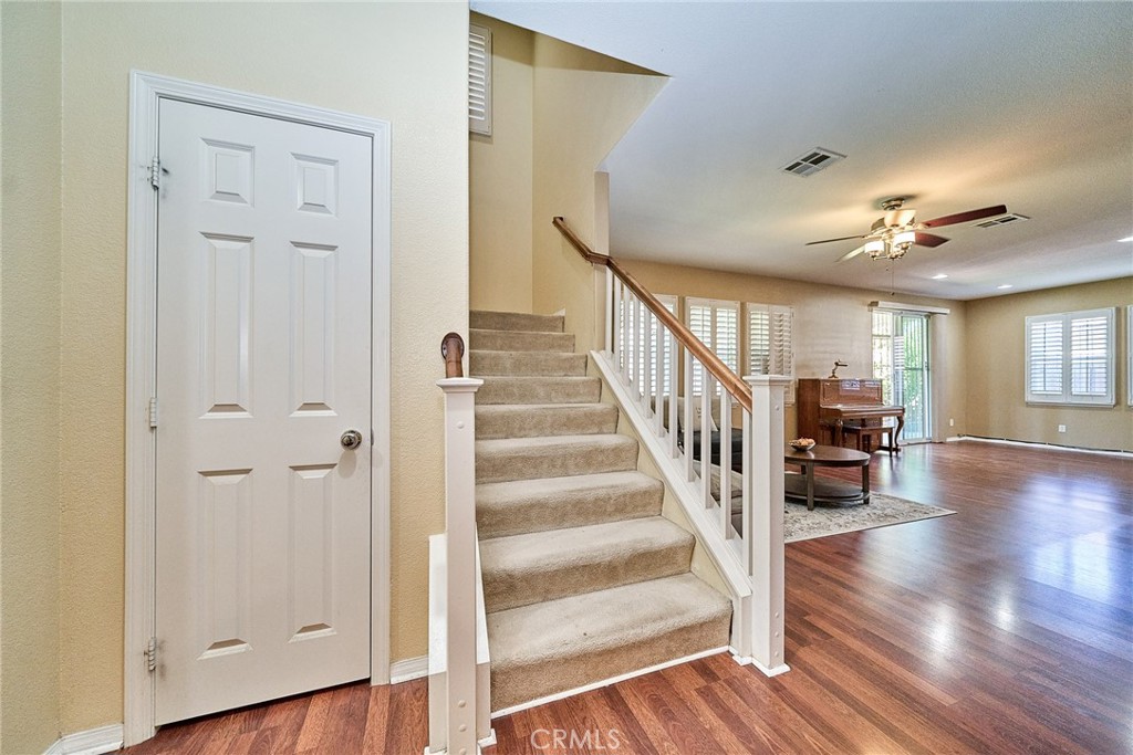 1043 Hawthorne Property Photo 23