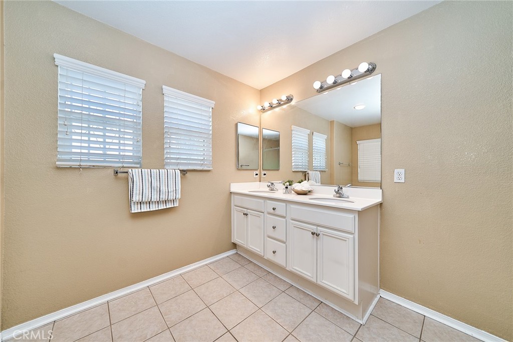 1043 Hawthorne Property Photo 33