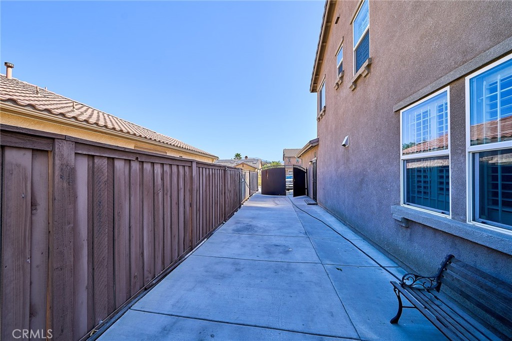 1043 Hawthorne Property Photo 49