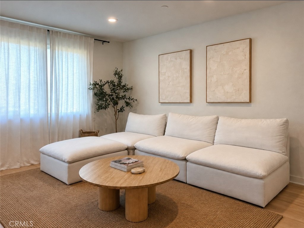 2143 Marine Walk Property Photo 4