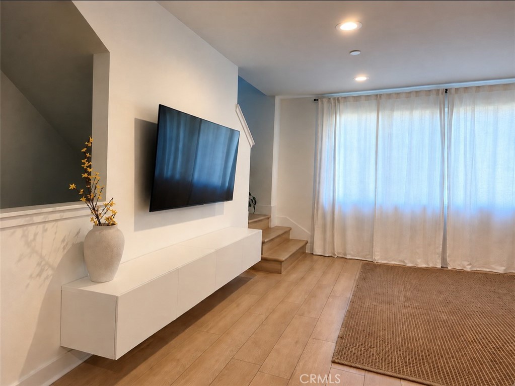 2143 Marine Walk Property Photo 12