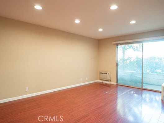3565 Linden 150 Property Photo 7