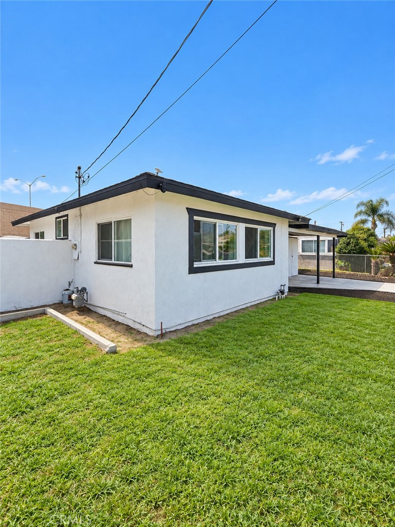 12322 Flagstone Property Photo 3
