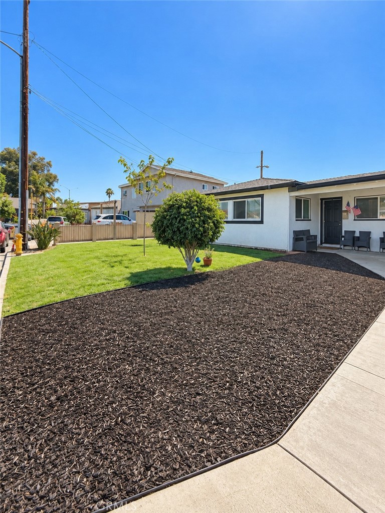 12322 Flagstone Property Photo 4