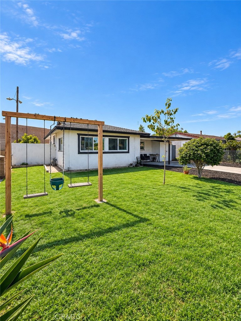 12322 Flagstone Property Photo 6