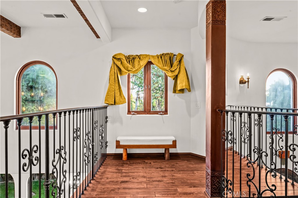 2037 Hill Drive Property Photo 34