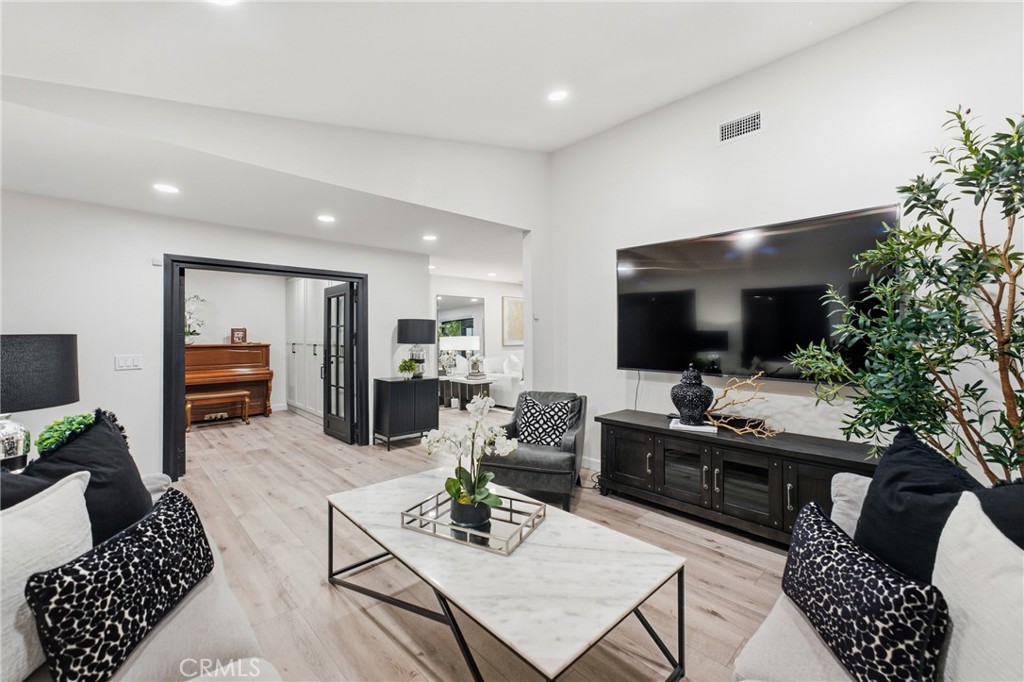 17052 El Cajon Avenue Property Photo 18