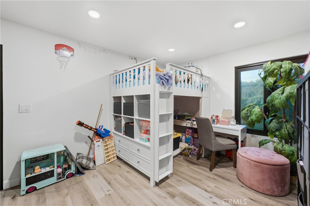 17052 El Cajon Avenue Property Photo 48