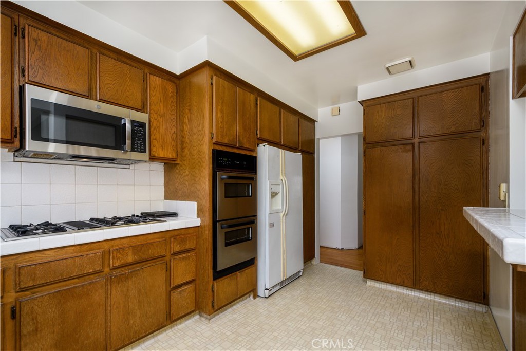 11042 Maple Property Photo 9