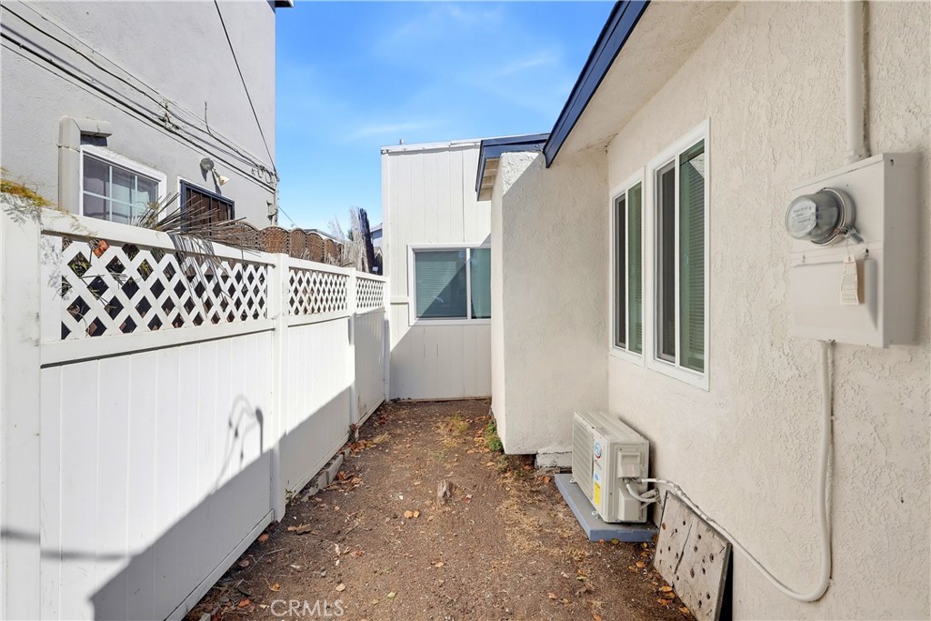 1326 S Cabrillo Property Photo 4