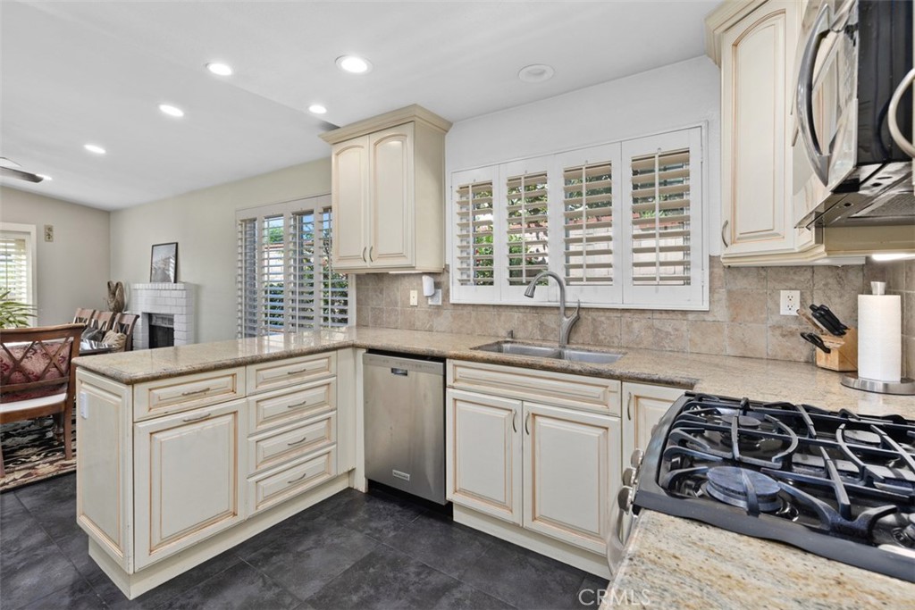 24254 Doeskin Place Property Photo 8