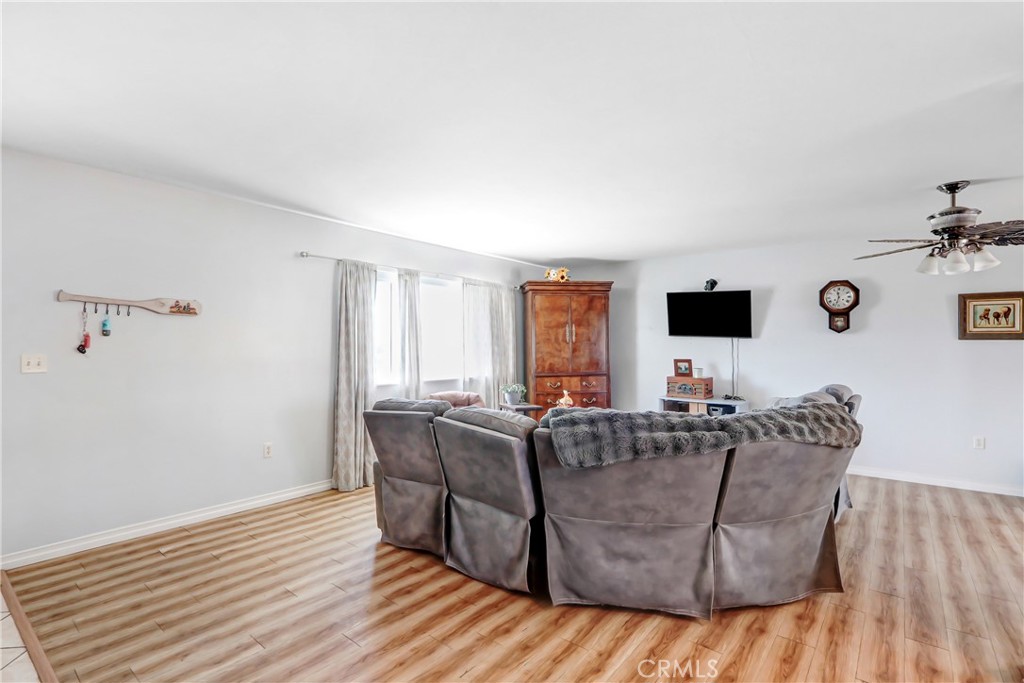 28990 Prestwick Property Photo 4