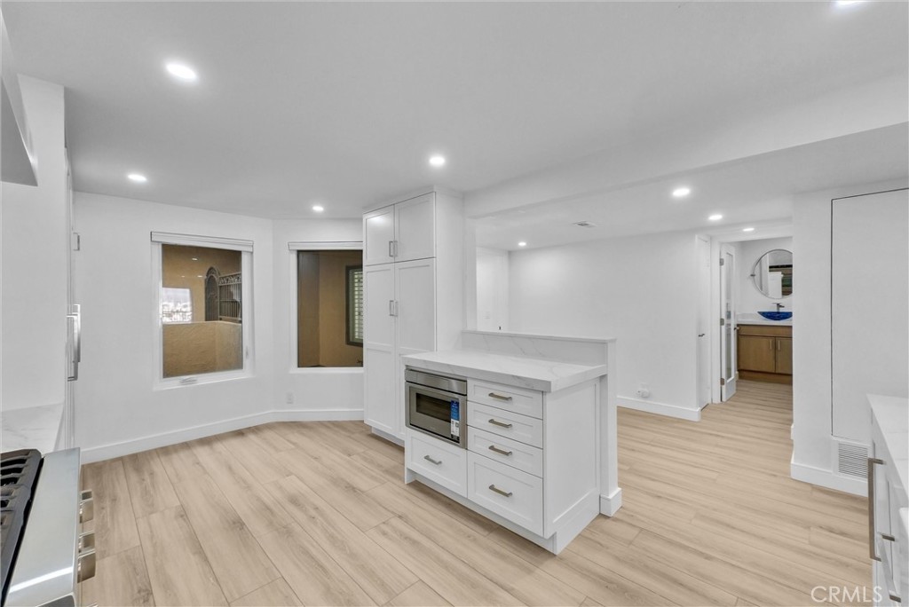 16341 Grenoble Property Photo 5