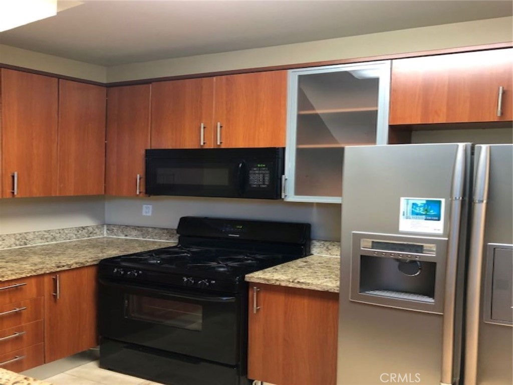 620 S Gramercy Property Photo 1