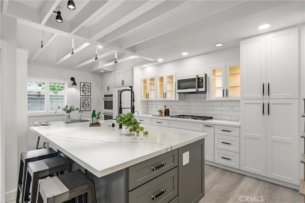 17515 Via Lindo Property Photo 8