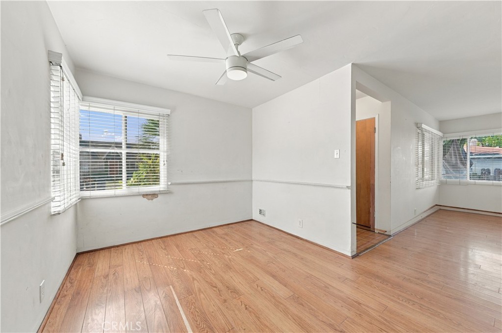 1219 E 57th Property Photo 11