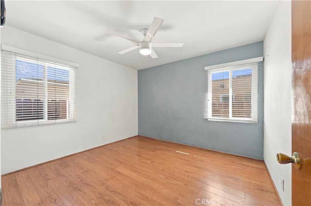 1219 E 57th Property Photo 20