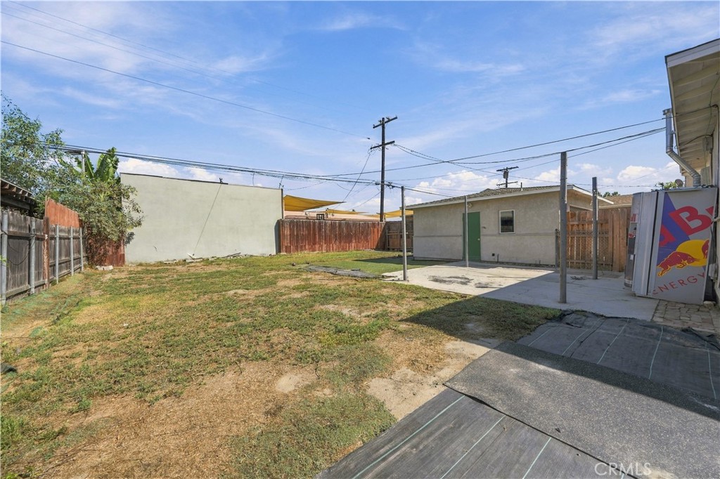 1219 E 57th Property Photo 27