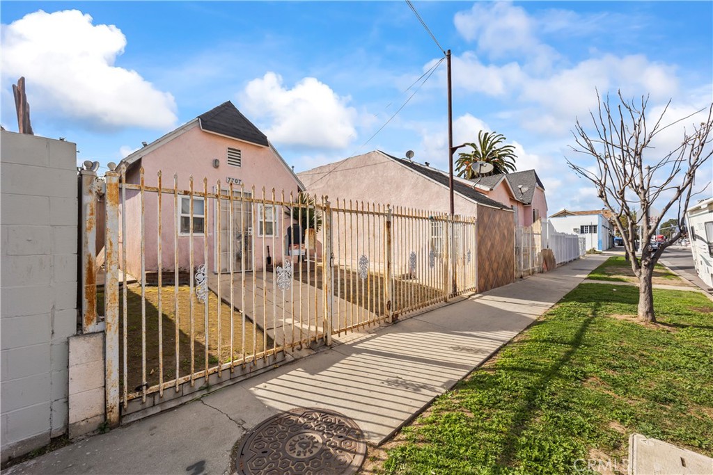 7705 S Vermont Avenue Property Photo 10