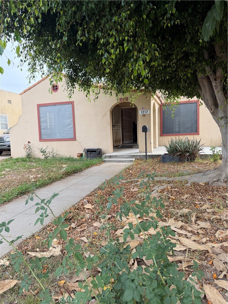1217 S Van Ness Property Photo 1