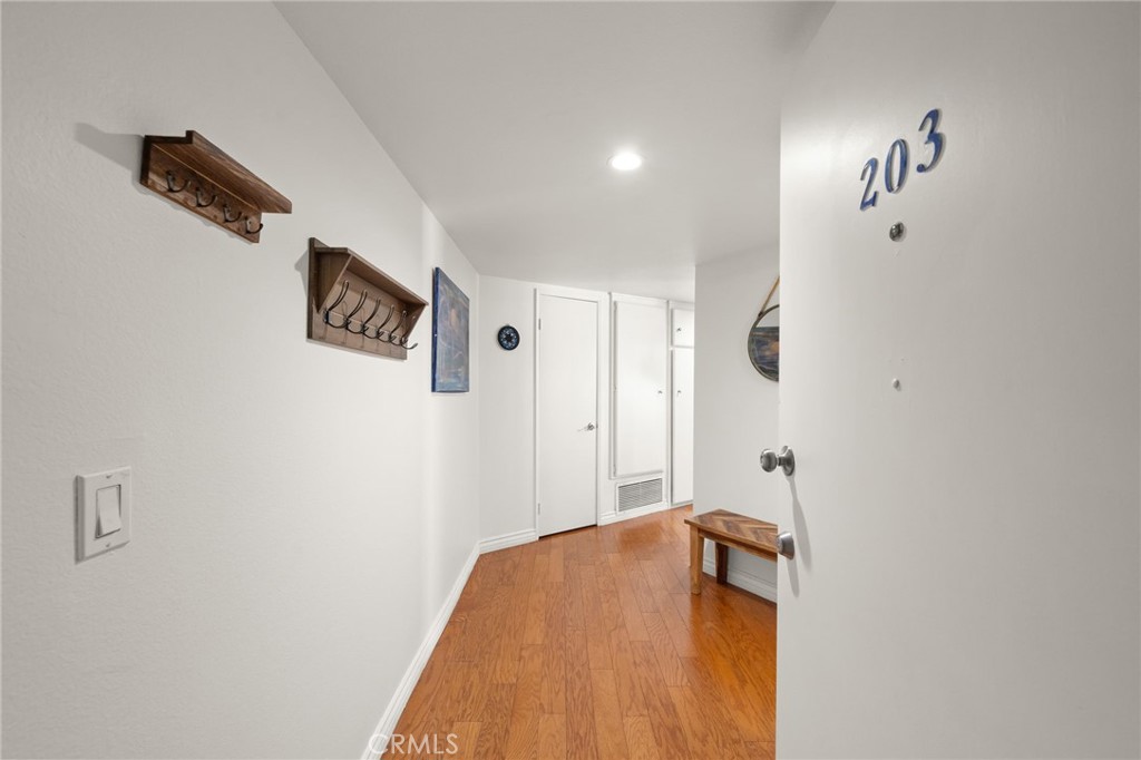 955 E. 3rd Street 203 Property Photo 5