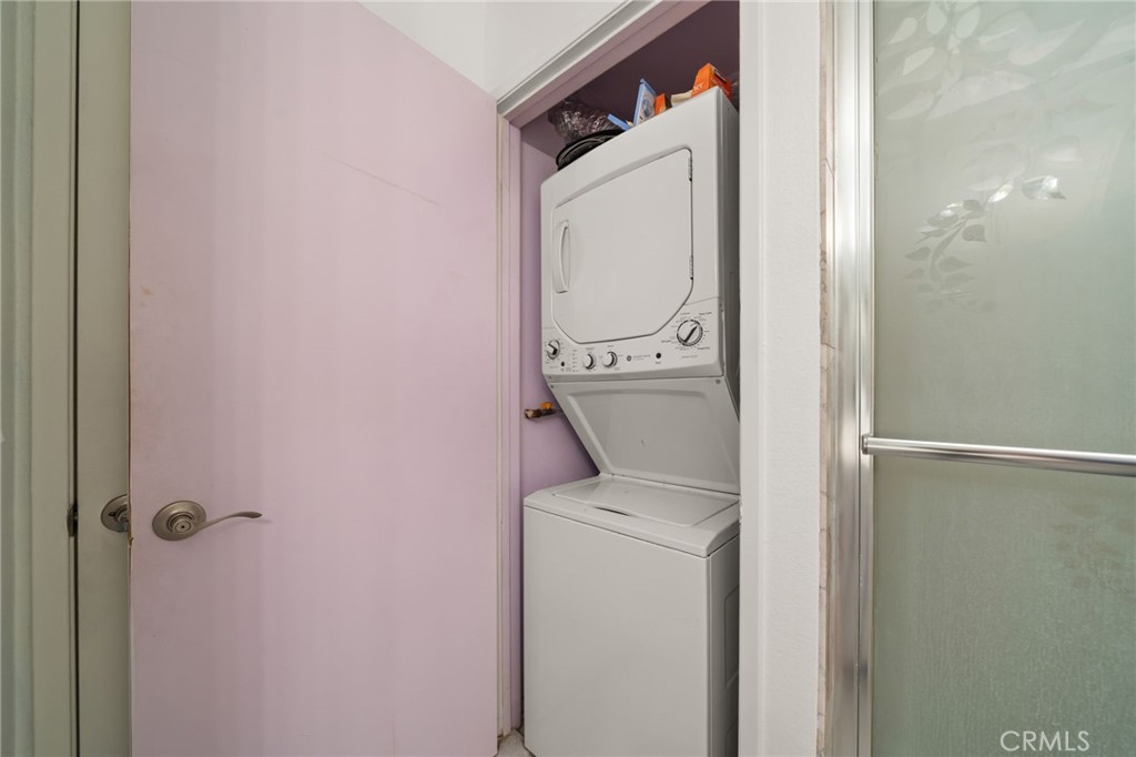 955 E. 3rd Street 203 Property Photo 17