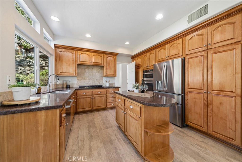 5535 Shady Creek Property Photo 4