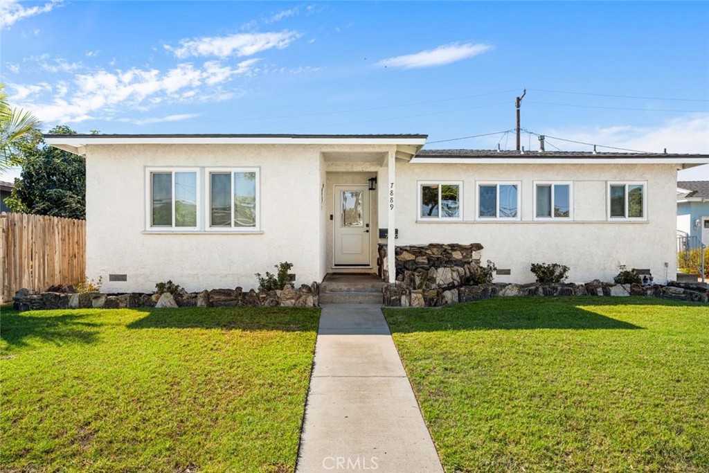 7889 La Casa Way Property Photo 1