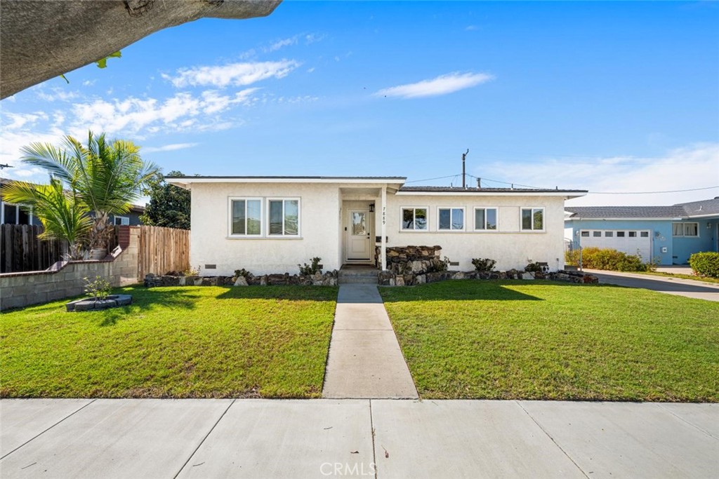 7889 La Casa Way Property Photo 2