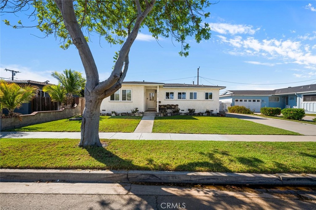 7889 La Casa Way Property Photo 4