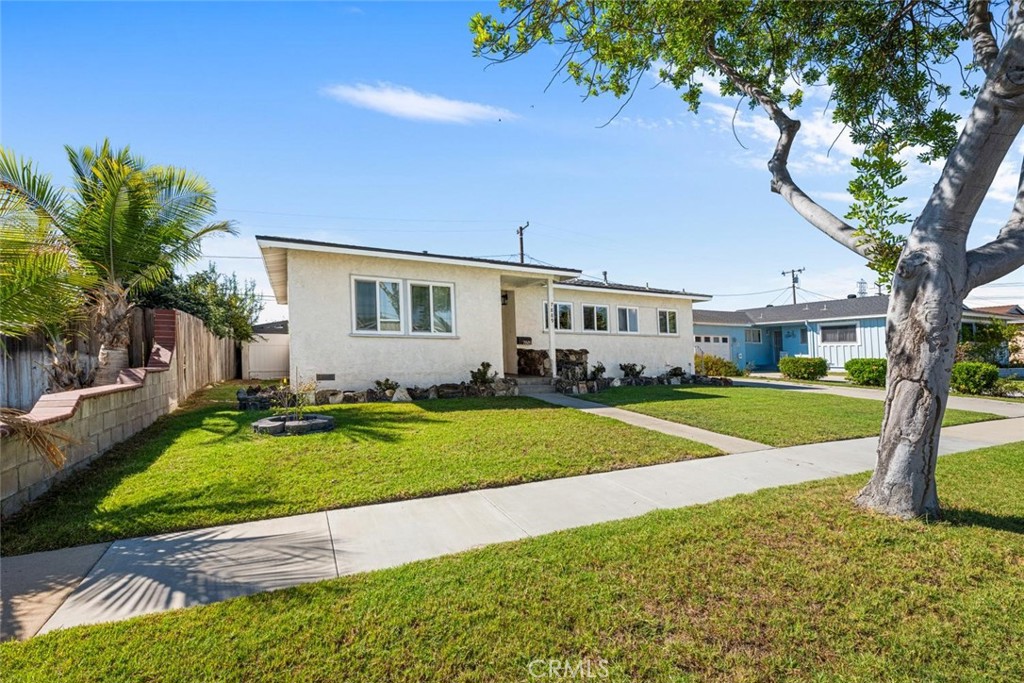 7889 La Casa Way Property Photo 5