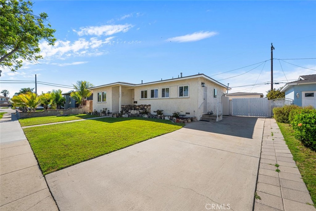 7889 La Casa Way Property Photo 7