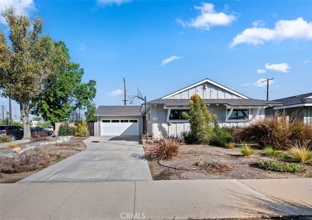 1225 E Balsam Property Photo 2