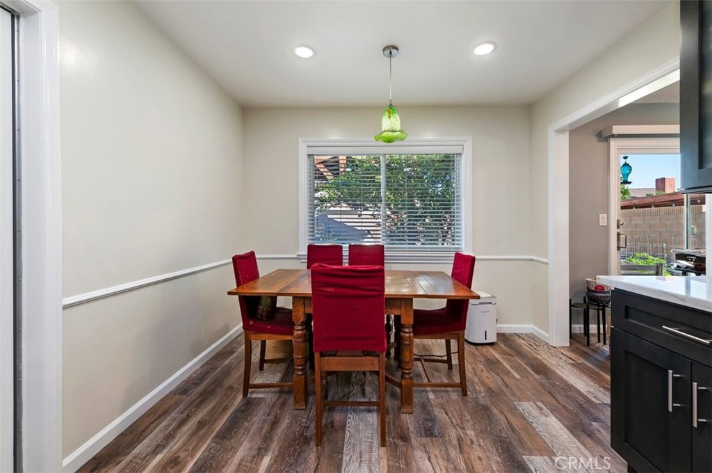 1225 E Balsam Property Photo 10