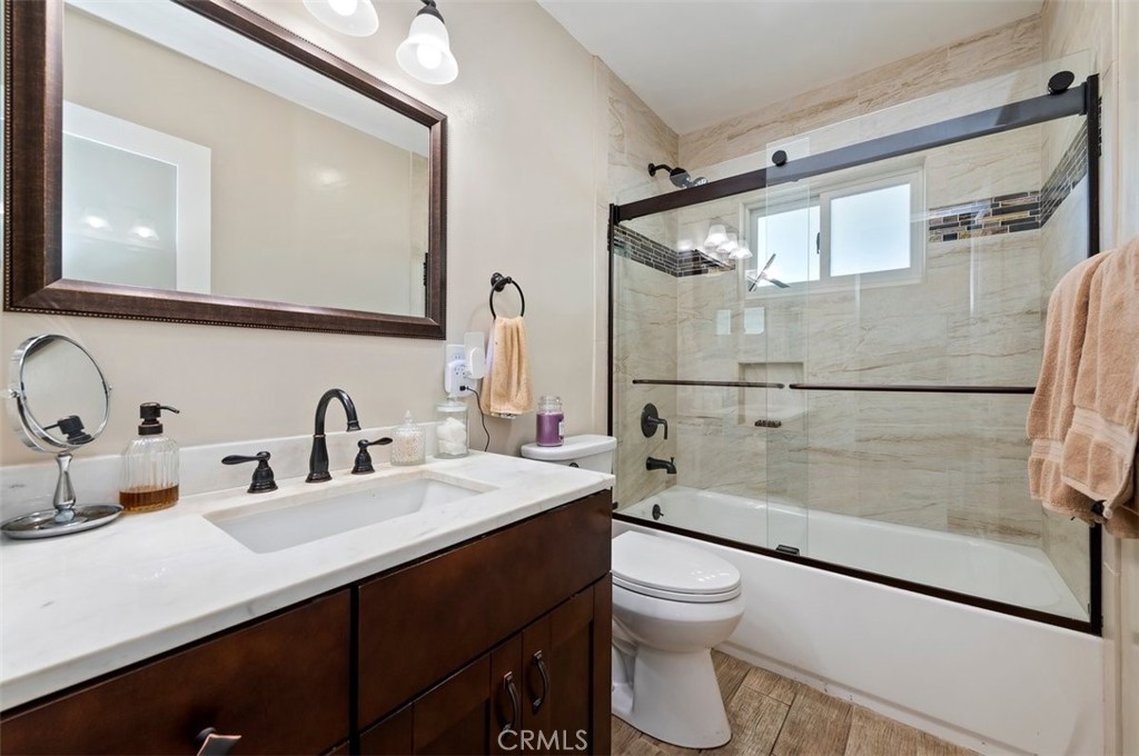1225 E Balsam Property Photo 19
