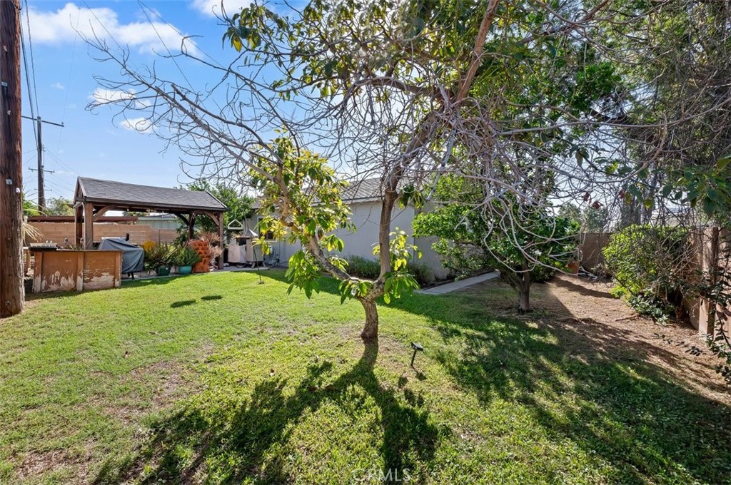 1225 E Balsam Property Photo 26