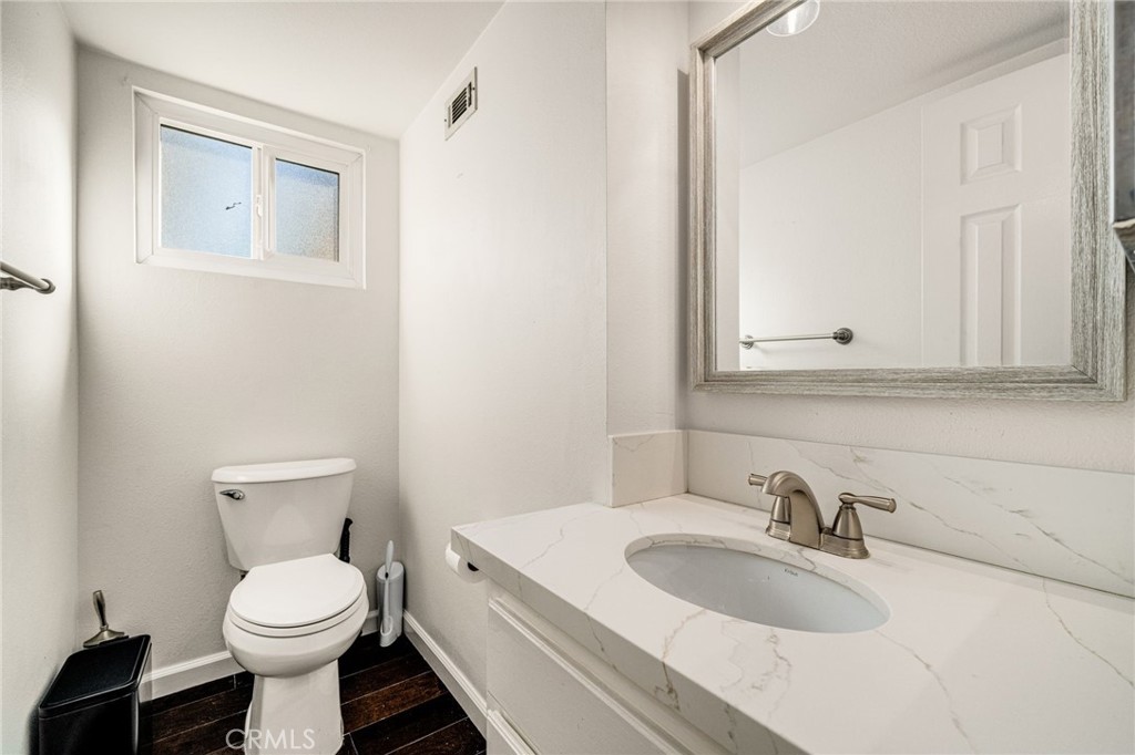 965 W Imperial Highway 54 Property Photo 10