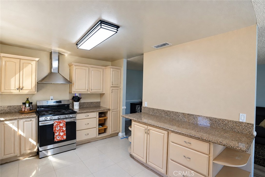8967 Box Elder Court Property Photo 5